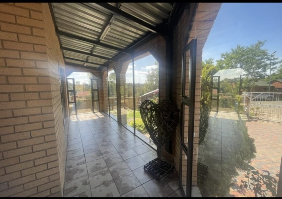 4 Bedroom Property for Sale in Ficksburg Free State